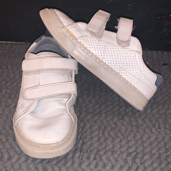 Boys velcro shoes from Gap! - Picture 8 of 8